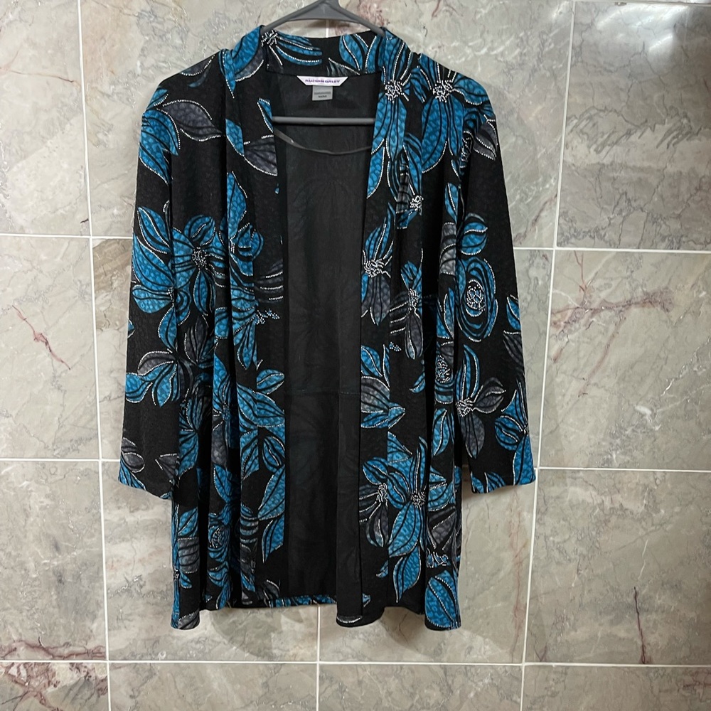 Allison Daley cardigan cover size M